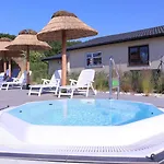 Single-story Home, Pool, Sauna, Whirlpool Ustronie Morskie