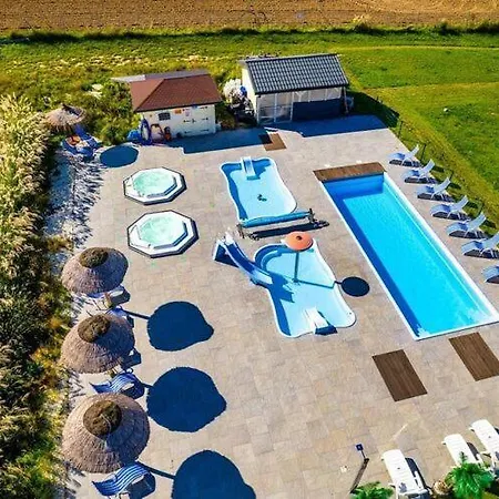 Holiday home House For 4 People, Pool, Sauna, Ustronie *