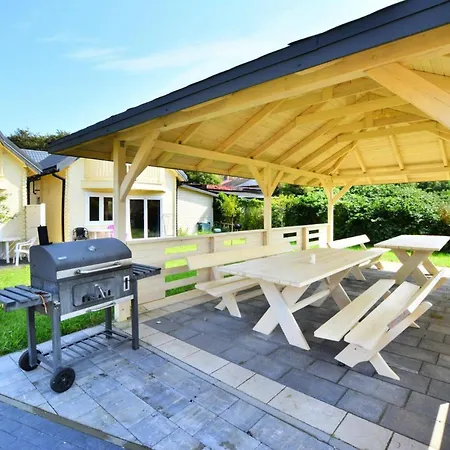 Single-story Home, Pool, Jacuzzi Дом отдыха Устроне-Морске