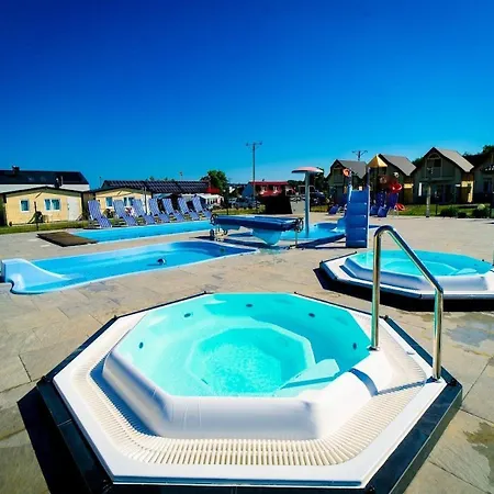 別荘 Single-story Home, Pool, Jacuzzi *
