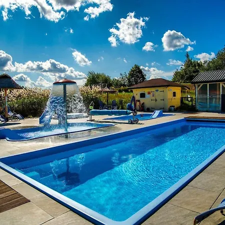 別荘 Single-story Home, Pool, Jacuzzi